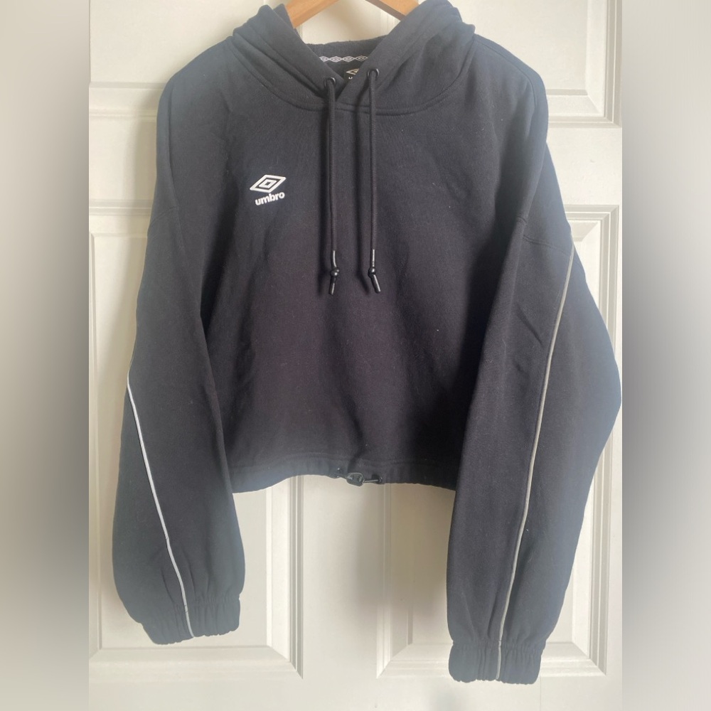UMBRO Cropped Hoodie Size XL NWT Blk Activewear Fitness Fleece Lined Sweatshirt